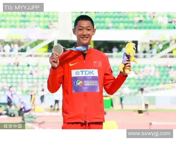 李丽专访：探寻足球领域成功背后的秘密与经验分享